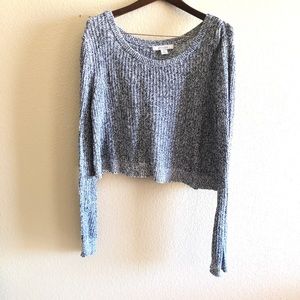 🛍 Cropped Top Sweater